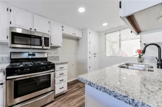 Photo #4: 2091497 Listing 