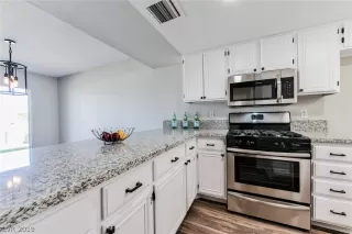 Photo #6: 2091497 Listing 