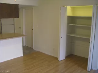 Photo #6: 2091571 Listing