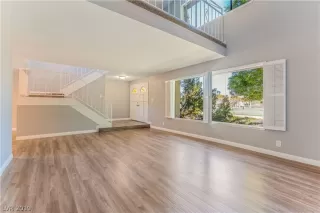 Photo #3: 2091593 Listing