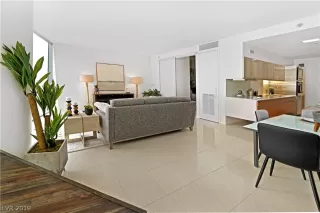 Photo #2: 2091616 Listing