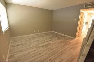 Photo #4: 2091661 Listing 