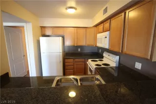 Photo #4: 2091669 Listing 