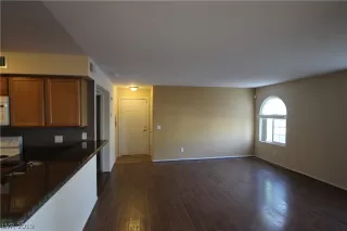 Photo #6: 2091669 Listing 