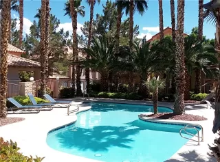 Photo #5: 2091677 Listing