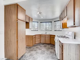 Photo #3: 2091689 Listing