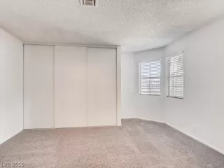 Photo #4: 2091689 Listing