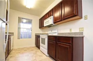 Photo #4: 2091737 Listing