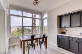 Photo #4: 2091753 Listing