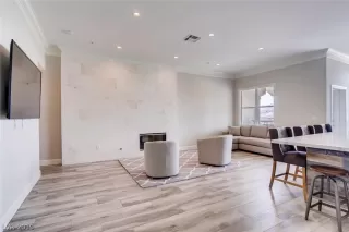 Photo #5: 2091753 Listing