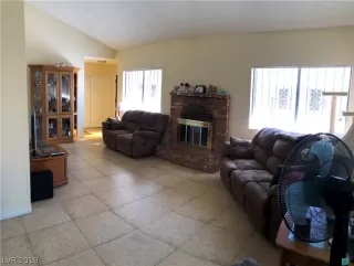 Photo #4: 2091819 Listing