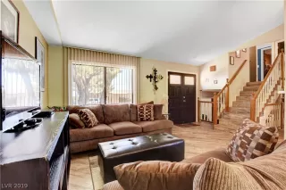 Photo #2: 2091847 Listing 