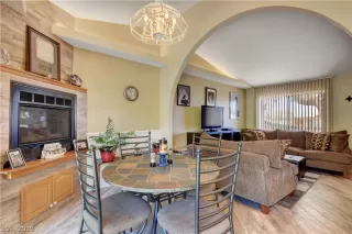 Photo #4: 2091847 Listing 