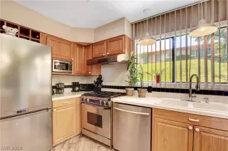 Photo #6: 2091847 Listing 