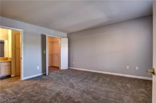 Photo #4: 2091885 Listing 