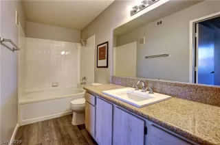 Photo #5: 2091885 Listing 