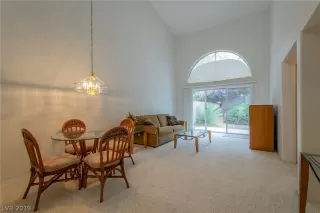 Photo #4: 2091890 Listing