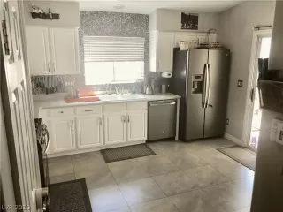 Photo #2: 2091892 Listing