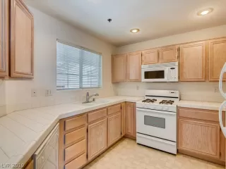 Photo #5: 2091905 Listing