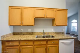 Photo #6: 2091939 Listing