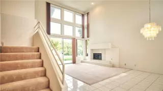 Photo #5: 2091965 Listing 