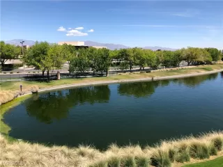 Photo #2: 2091977 Listing