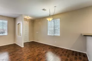 Photo #4: 2092062 Listing