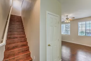 Photo #5: 2092062 Listing