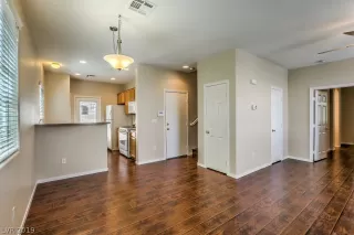 Photo #6: 2092062 Listing