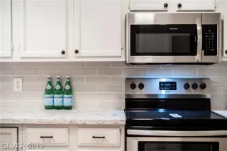 Photo #1: 2092071 Listing 