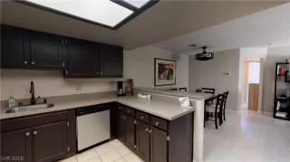 Photo #3: 2092081 Listing 