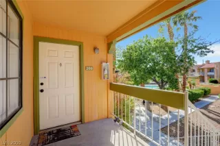 Photo #4: 2092117 Listing