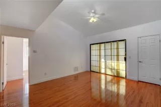 Photo #6: 2092117 Listing