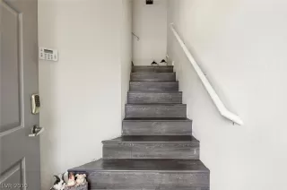 Photo #3: 2092129 Listing