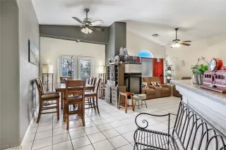 Photo #6: 2092129 Listing