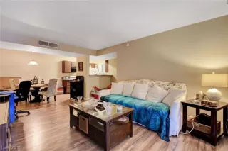 Photo #3: 2092175 Listing