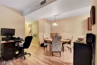 Photo #4: 2092175 Listing