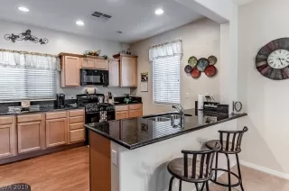 Photo #3: 2092180 Listing