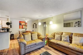 Photo #5: 2092197 Listing