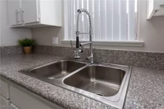 Photo #4: 2092228 Listing 