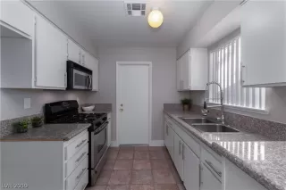 Photo #5: 2092228 Listing 