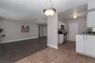 Photo #6: 2092228 Listing 