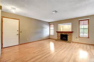 Photo #5: 2092246 Listing 