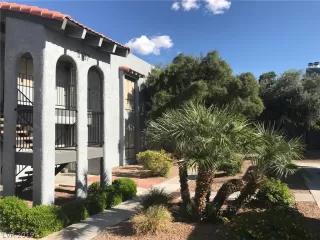 Photo #4: 2092256 Listing