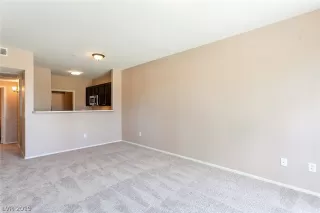 Photo #5: 2092329 Listing