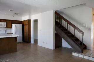 Photo #6: 2092340 Listing