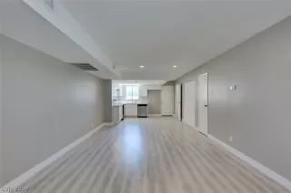 Photo #2: 2092367 Listing