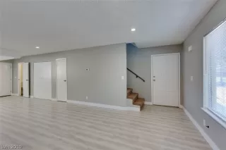 Photo #3: 2092367 Listing