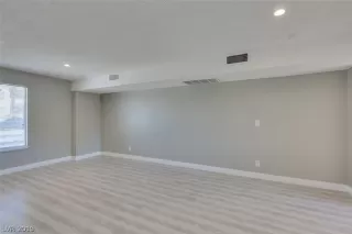 Photo #6: 2092367 Listing