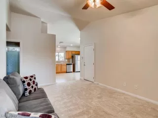 Photo #5: 2092414 Listing